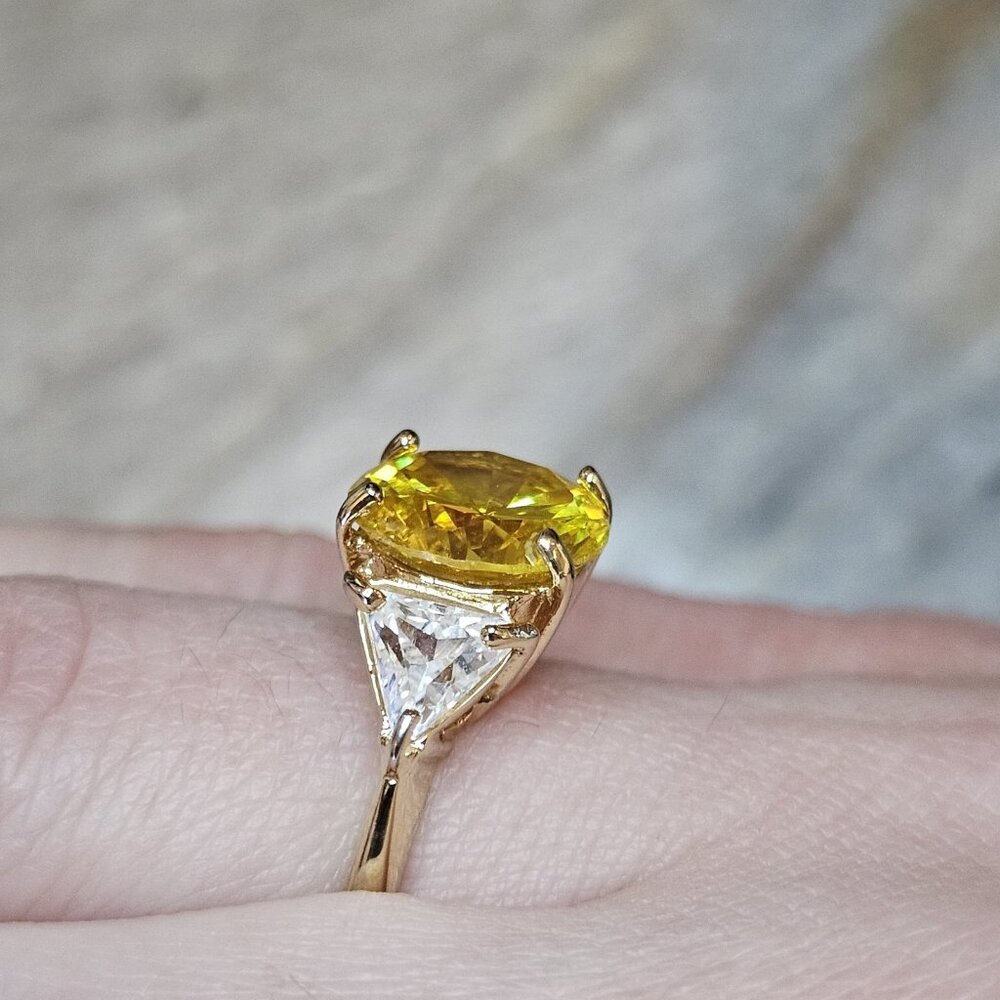 VTG 60s Yellow Cocktail Ring 18K HGE Gold Plate Rhinestone Sz 7 Round Cut - Picture 14 of 16